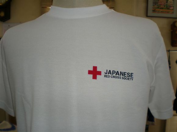 赤十字Tシャツ